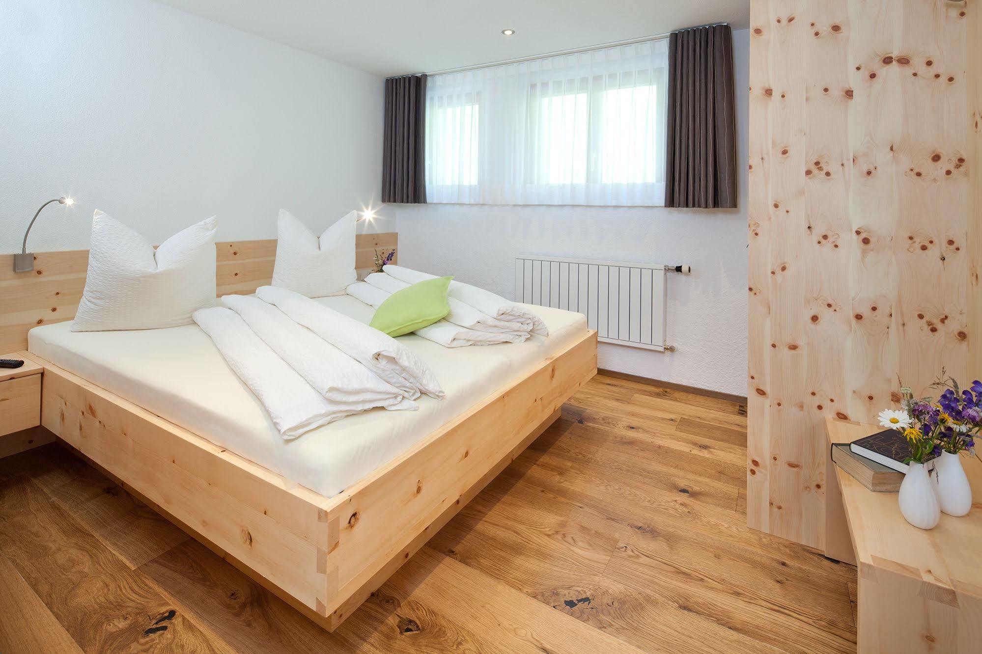 Aparthotel Brunnenhof Дамулс Екстериор снимка