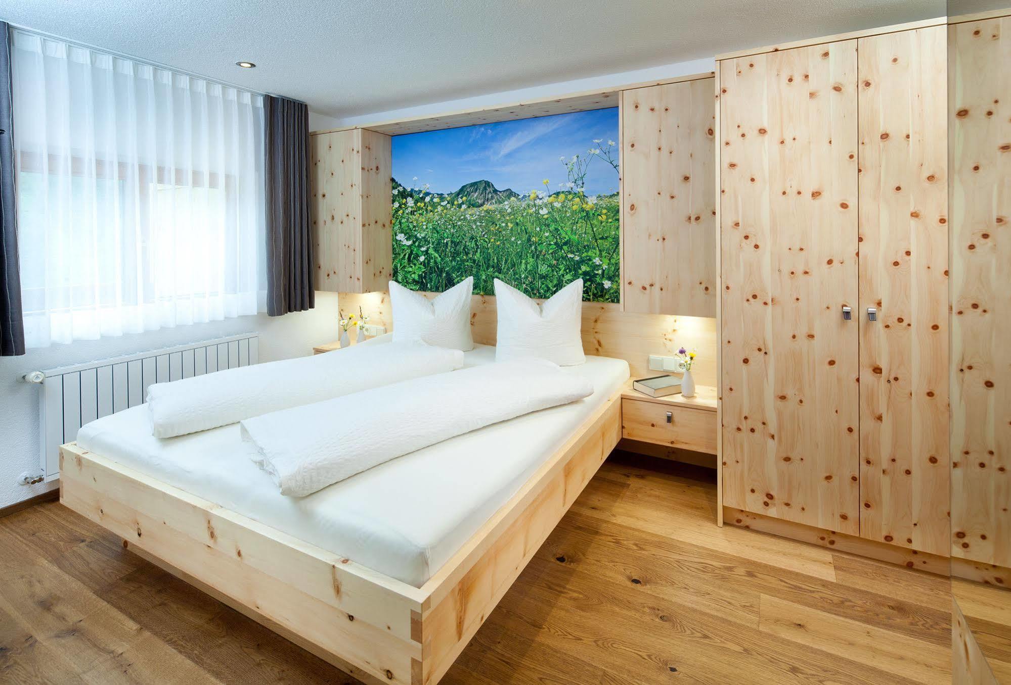 Aparthotel Brunnenhof Дамулс Екстериор снимка