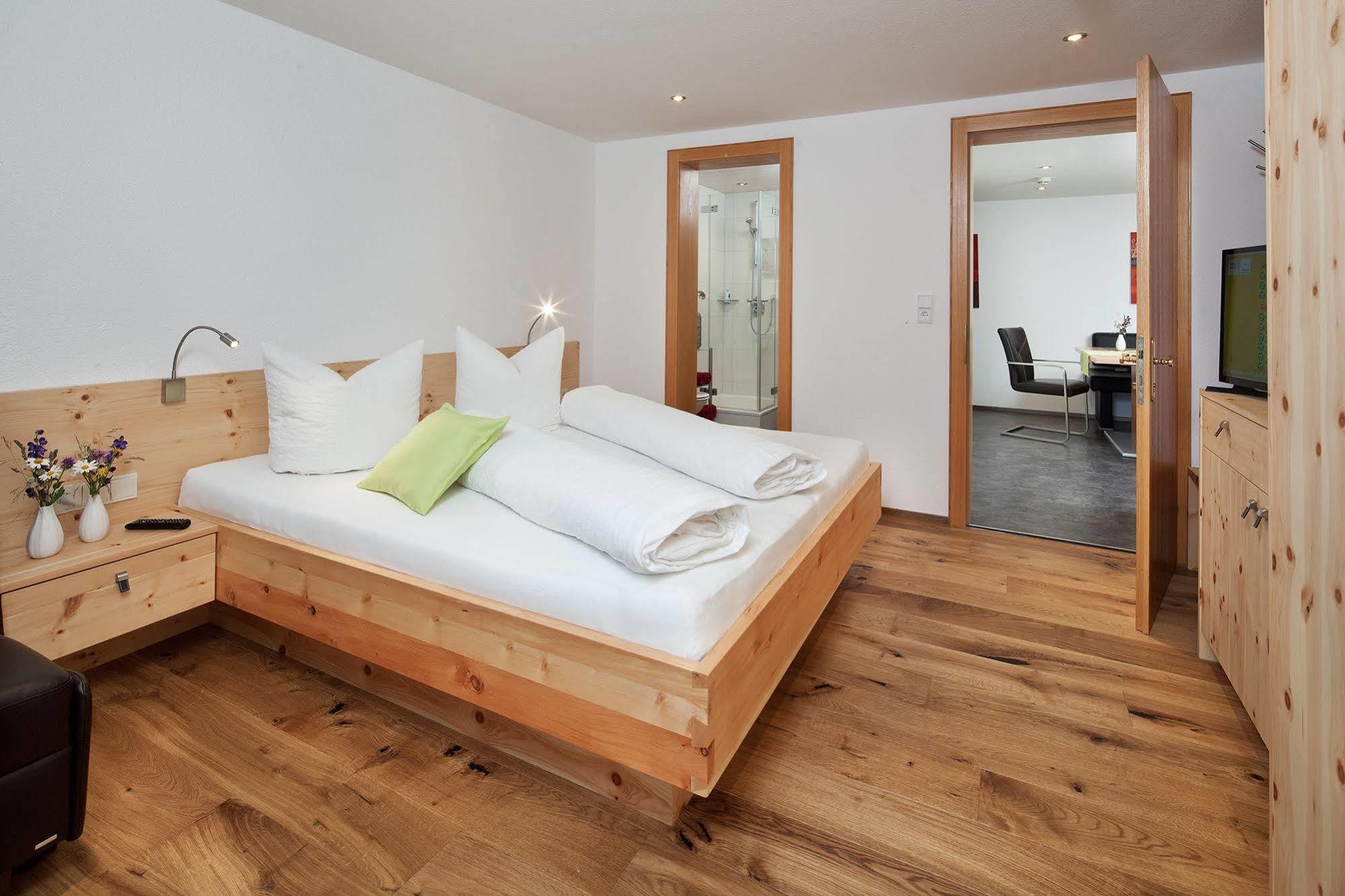 Aparthotel Brunnenhof Дамулс Екстериор снимка