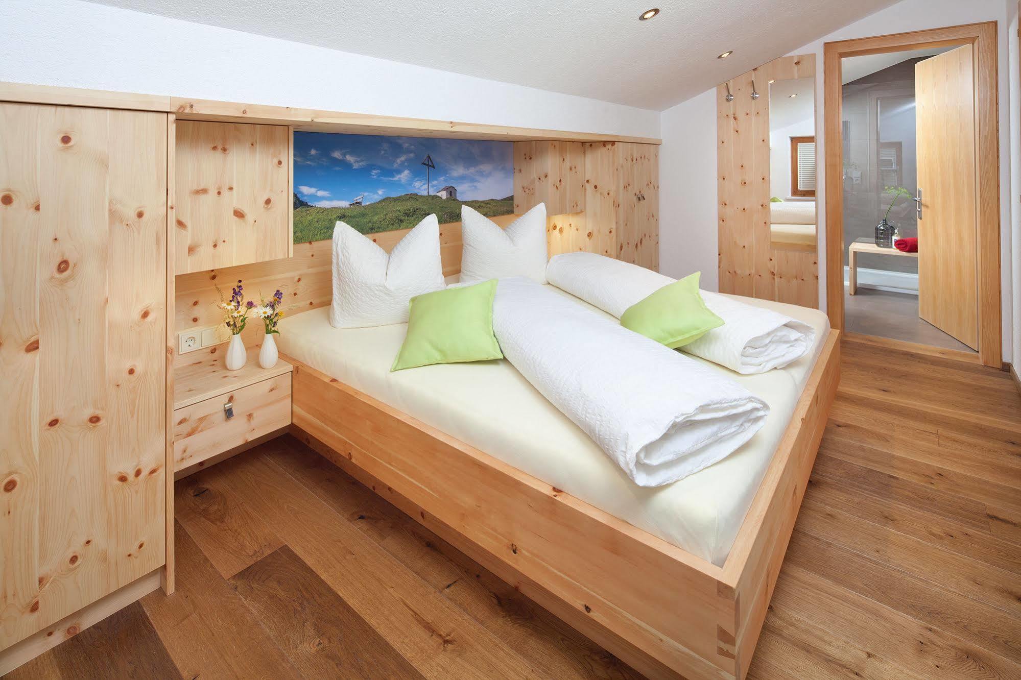 Aparthotel Brunnenhof Дамулс Екстериор снимка